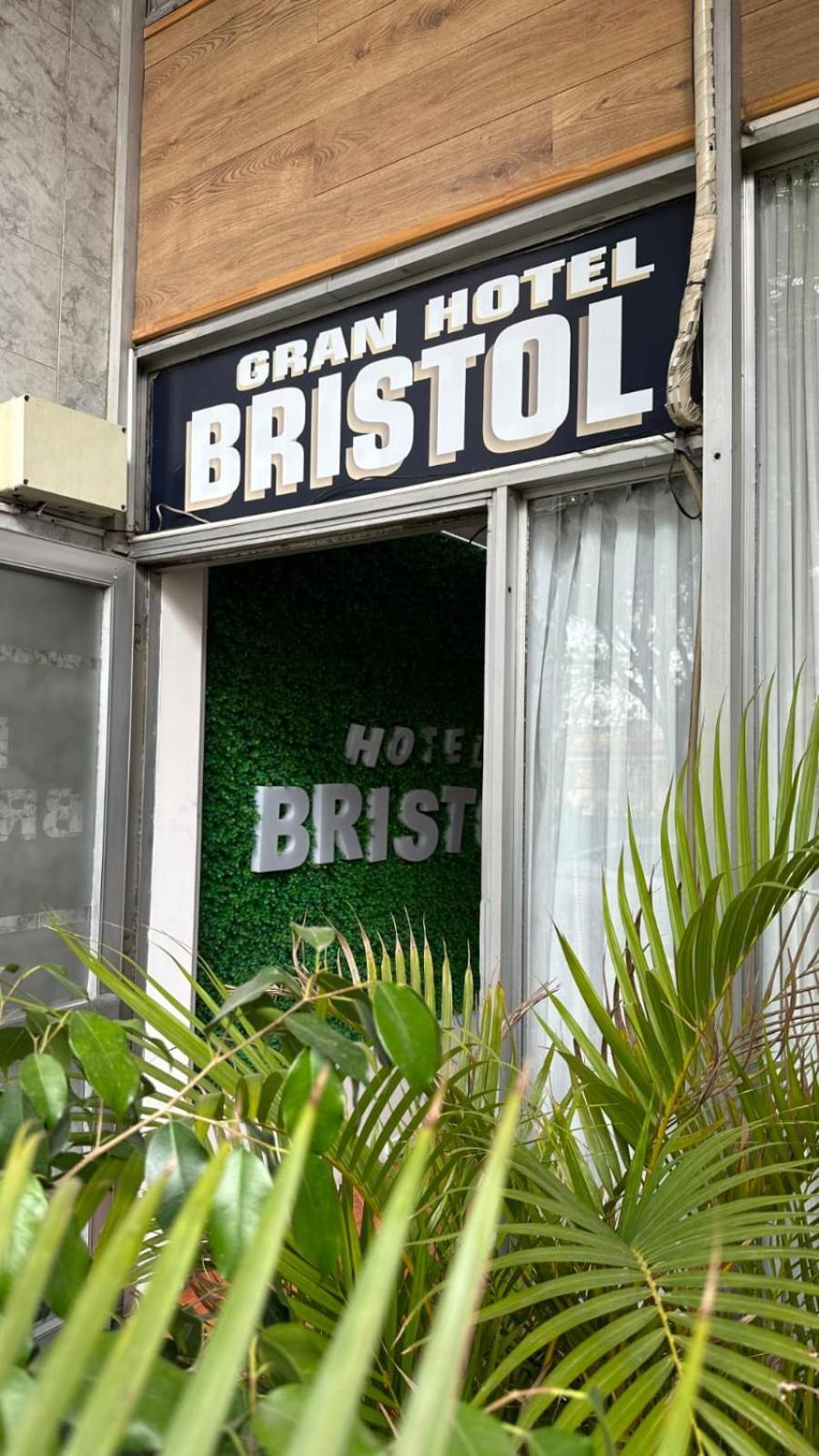 Hotel Bristol Córdoba Extérieur photo